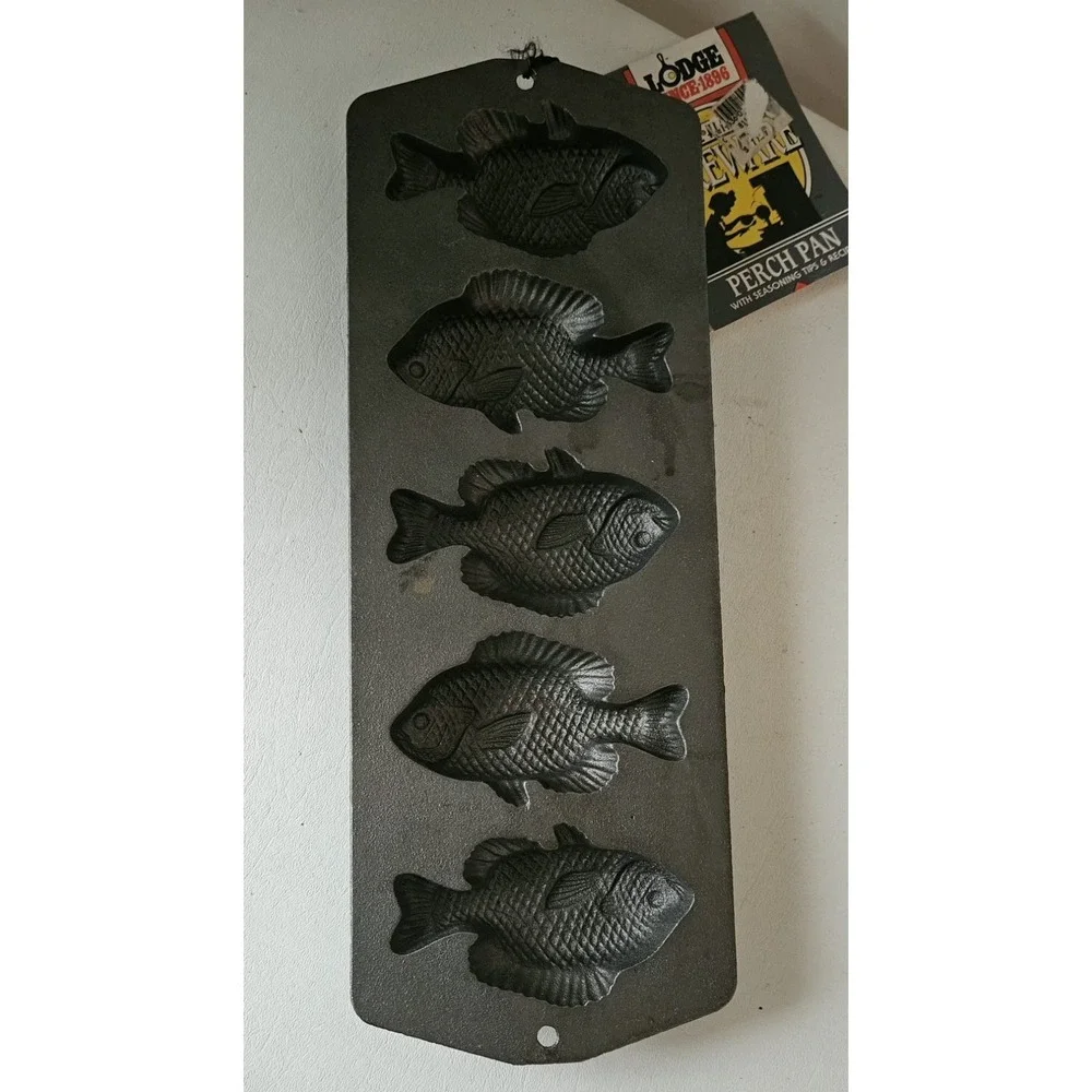 Lodge 5PP2 Cast Iron Perch Fish Pan Cornbread Muffin Hushpuppy Mold USA NWT